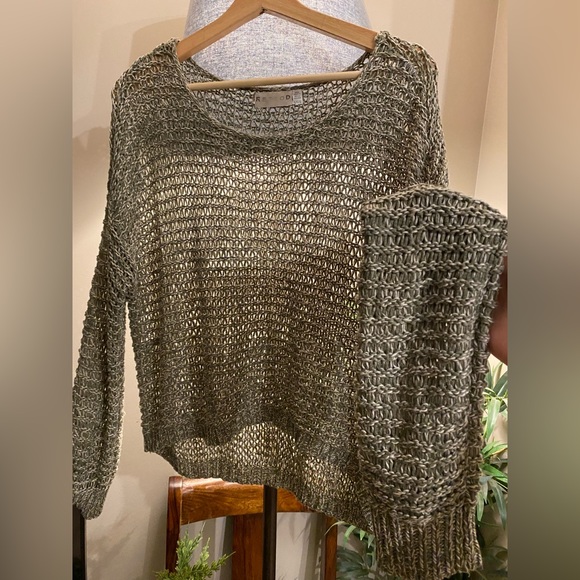 Sage Green Retrod Loose Knit Semi-Crop Sweater | LG - Picture 3 of 3
